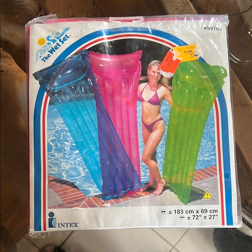 Vintage Intex Inflatable Pool Loungers Set